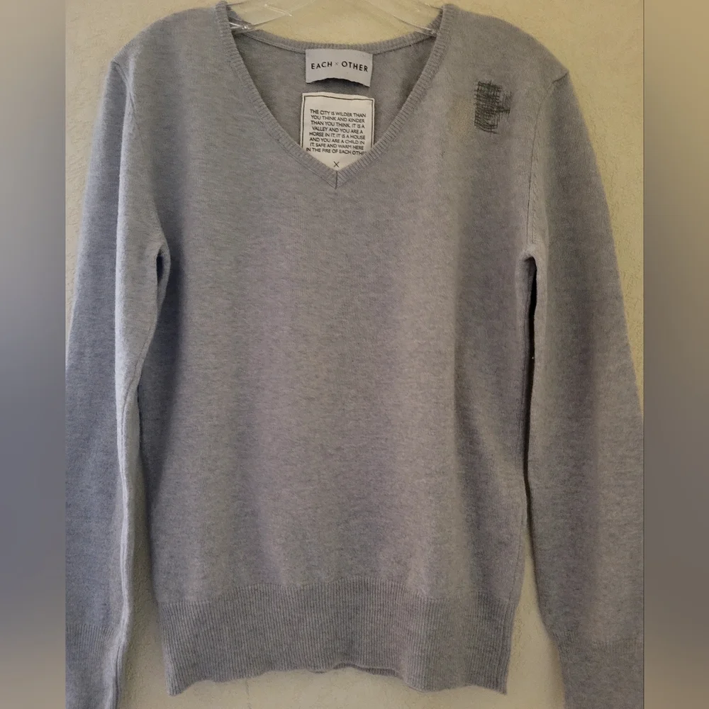 Each x Other Sweater Gray Patched 100% Cashmere Relaxed Fit V-neck Size XS - Picture 2 of 13